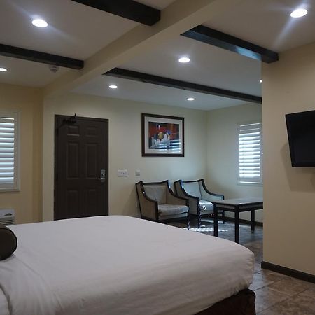 Tuscan Garden Inn Los Angeles Exterior photo