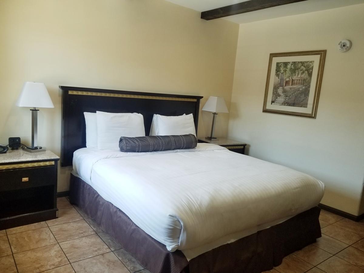 Tuscan Garden Inn Los Angeles Exterior photo