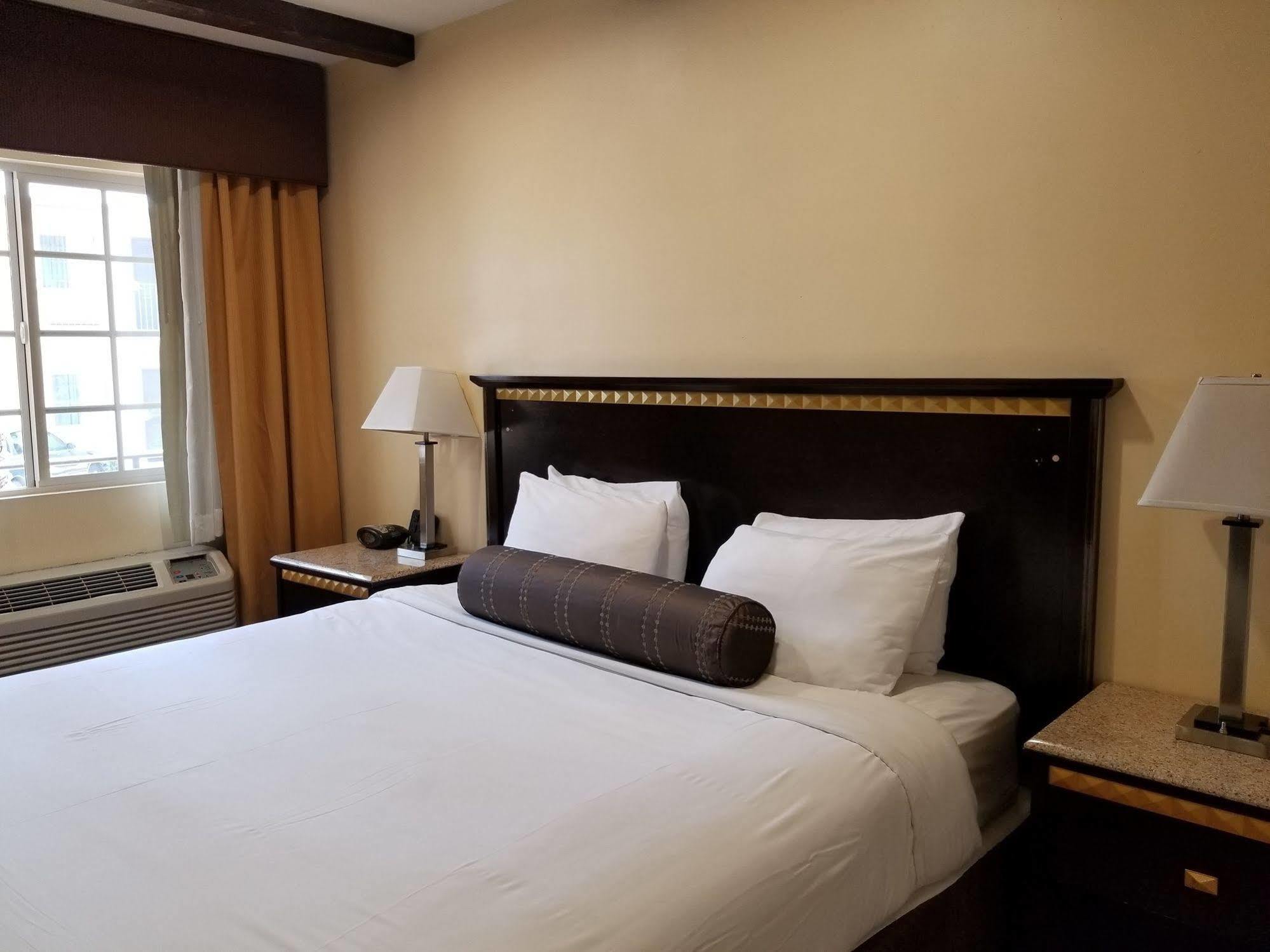 Tuscan Garden Inn Los Angeles Exterior photo