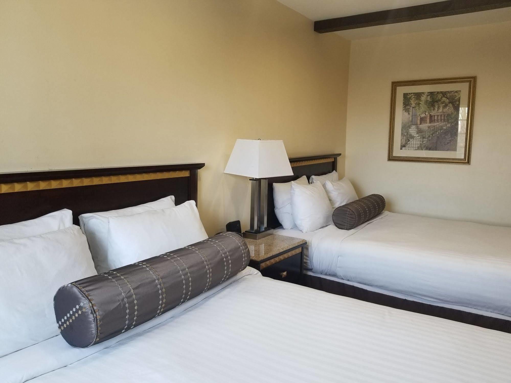 Tuscan Garden Inn Los Angeles Exterior photo